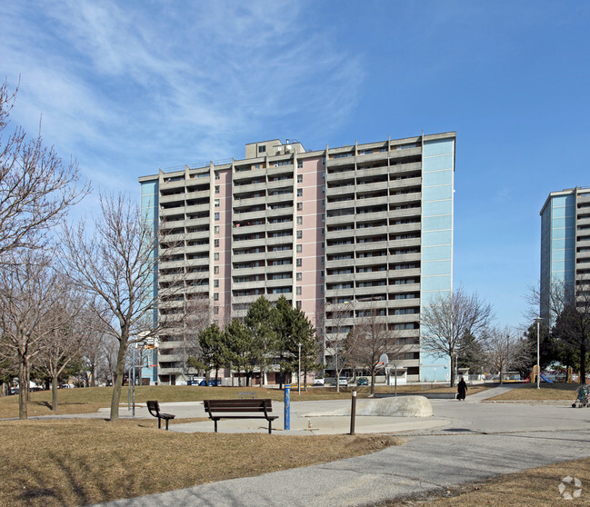 Building Photo - Danforth Midland Apartments