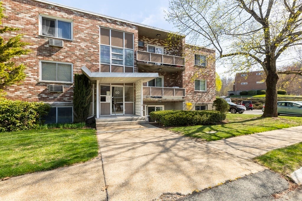 60 Lionel Ave Unit B, Waltham, MA 02452 Condo for Rent in Waltham, MA