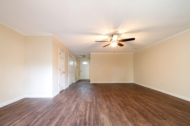 Building Photo - 652 Coventry Township Ln