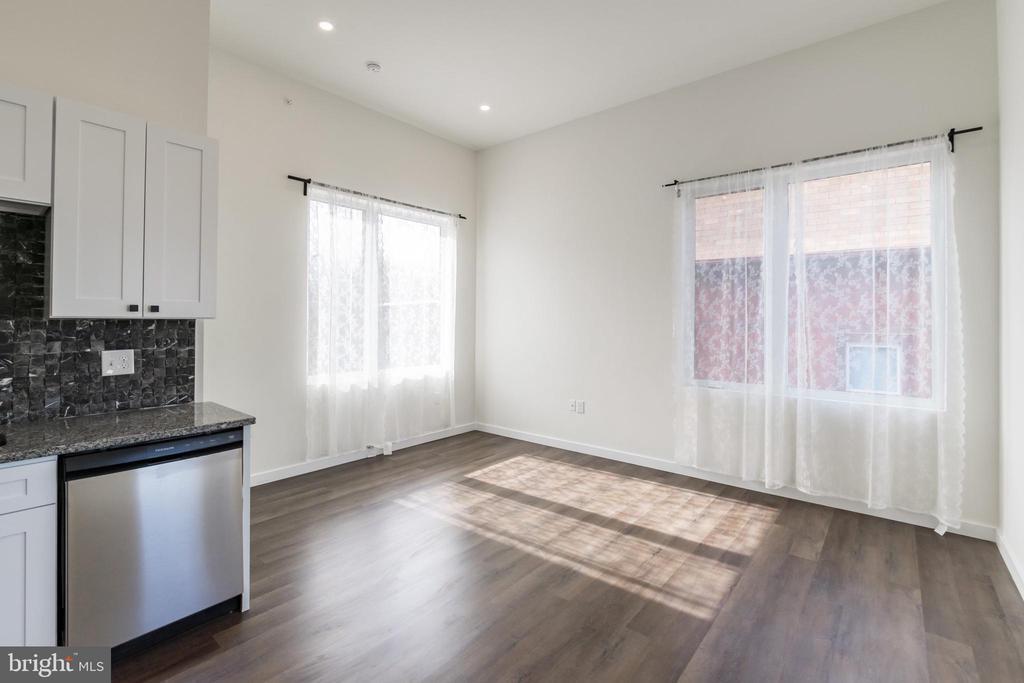 Foto principal - 5303 Chester Ave