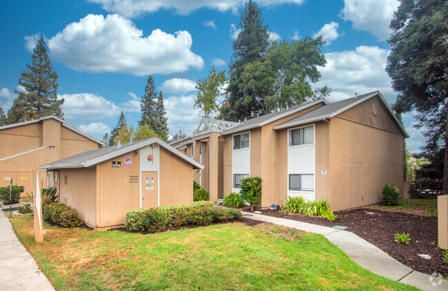 Building Photo - Lund Garden Apartments