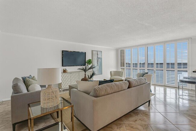 Building Photo - 3301 Bayshore Blvd