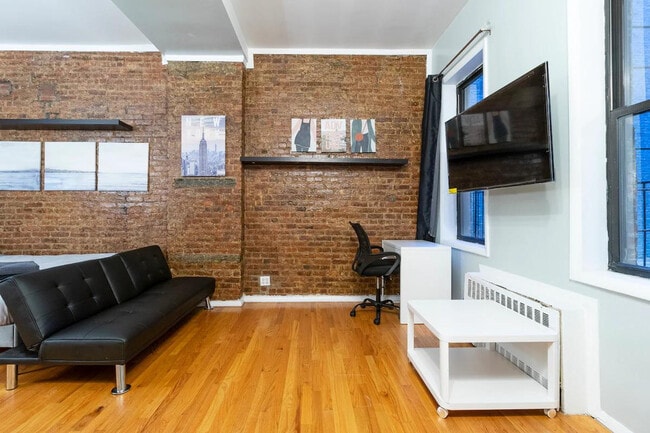 Building Photo - 380 2nd Ave