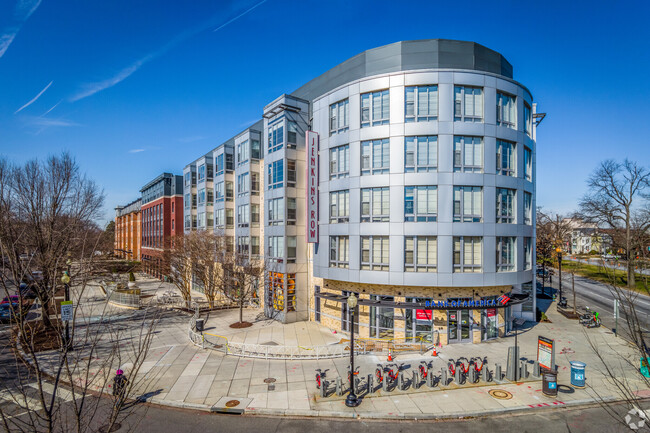 Building Photo - 1391 Pennsylvania Ave SE