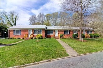 Building Photo - 301 E Lake Dr