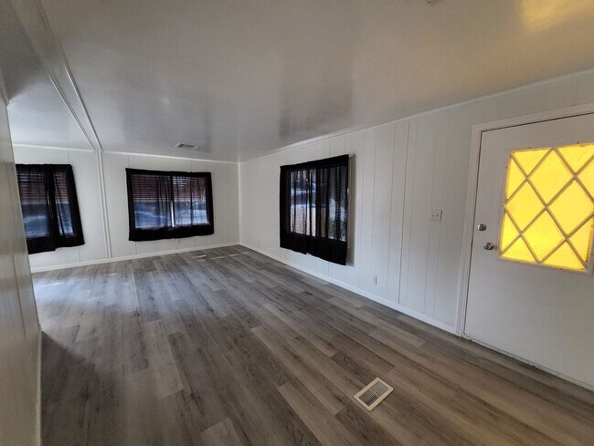 Foto del edificio - 6225 Tigerflower Dr