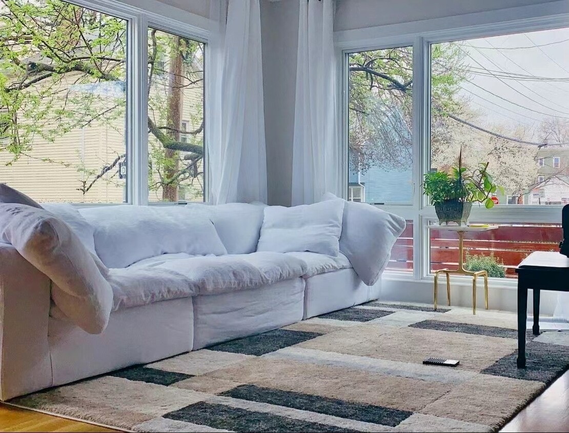 Living Room - 58 Lincoln St