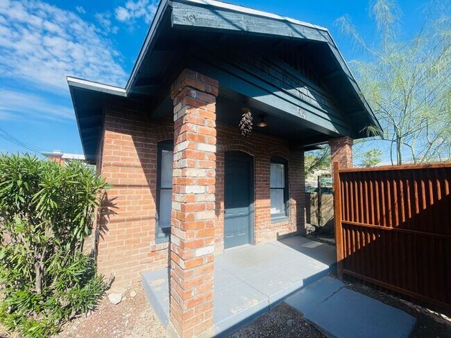 Foto del edificio - 709 N Arizona Ave