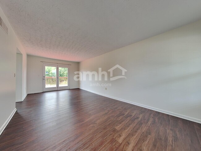 Foto del edificio - 10320 Fredricksburg Rd