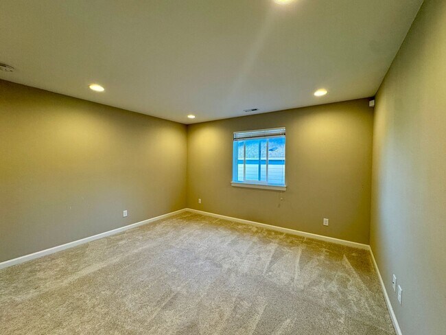 Building Photo - Modern 3bd home in Renton