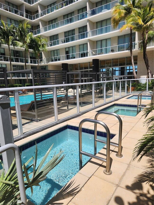 Foto del edificio - 3470 E Coast Ave