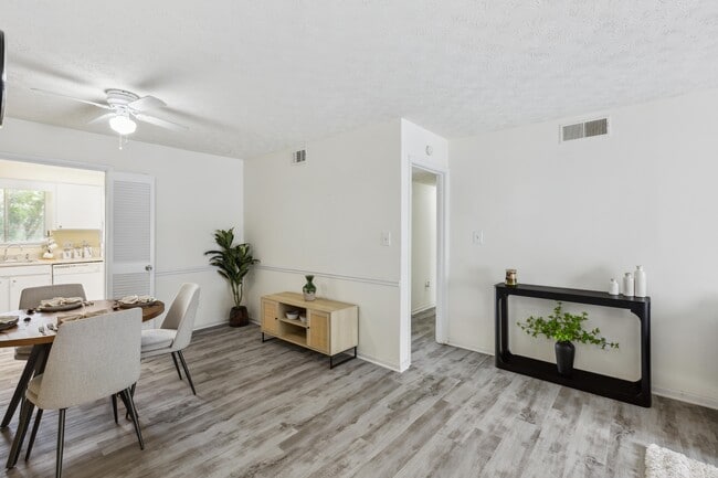 Building Photo - Aspen Pointe