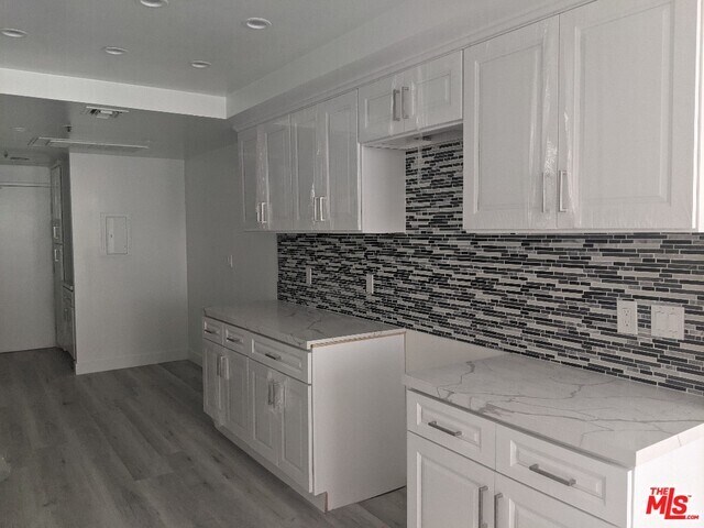 Building Photo - 10390 Wilshire Blvd