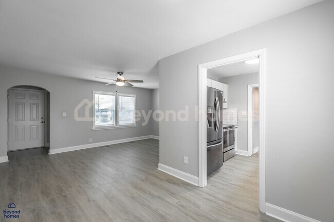 Foto del edificio - Beautiful and Newly Renovated 3 bedroom / ...