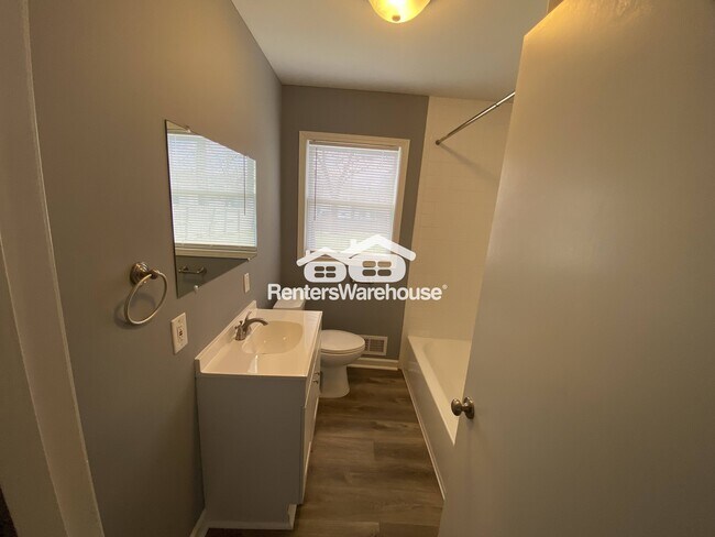 Foto del edificio - 11030 N Locust St