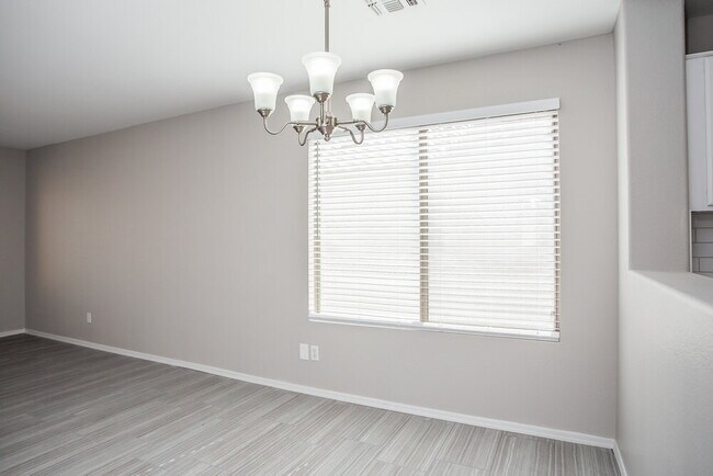 Building Photo - 9246 N 86th Ave