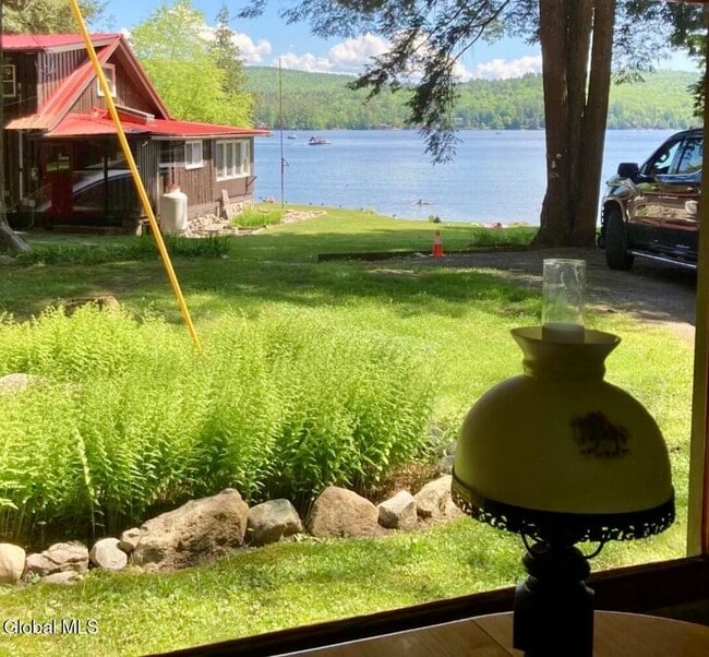 Foto del edificio - 32 Gooseneck Rd