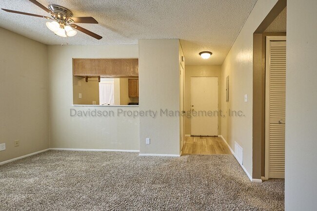 Foto del edificio - 1708 Sawyer Way