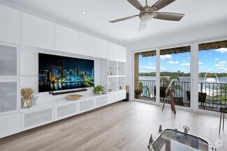 Building Photo - 4234 N Ocean Dr
