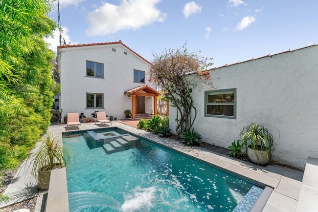 Building Photo - Incredible 4 bd 3 ba home- AVAILABLE NOW