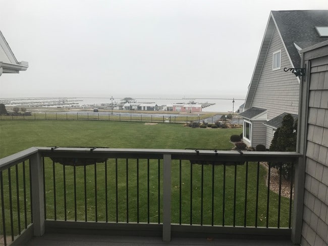 Building Photo - 302 Harbor Pointe Dr