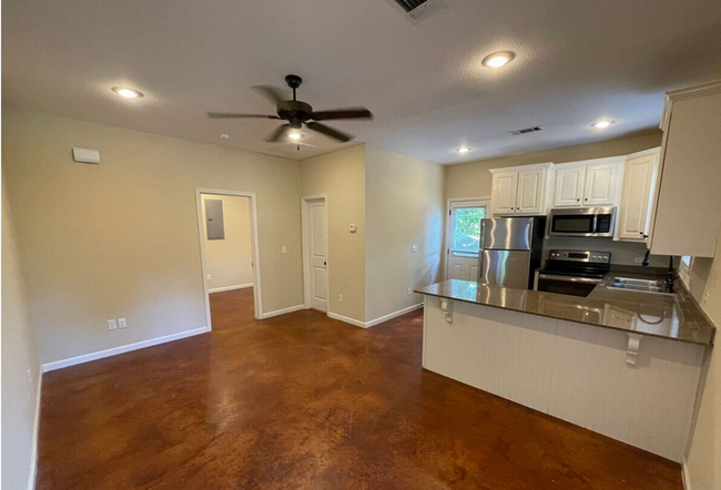 Foto del edificio - 1 BD/1 BA