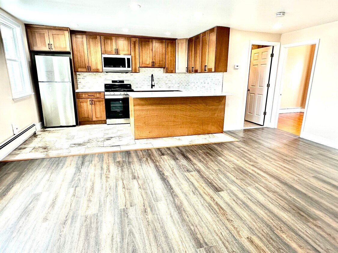 Foto principal - 458 Central Ave