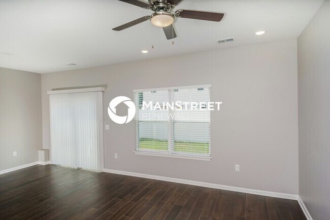 Building Photo - 3 Bedroom Pet-Friendly Home in Jeffersonvi...
