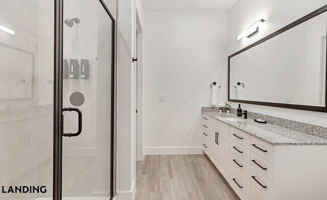 Building Photo - 650 E Sycamore St