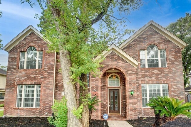 Building Photo - 539 W North Hill Dr