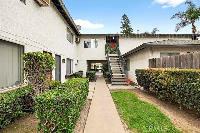 Foto del edificio - 160 Greentree Ln