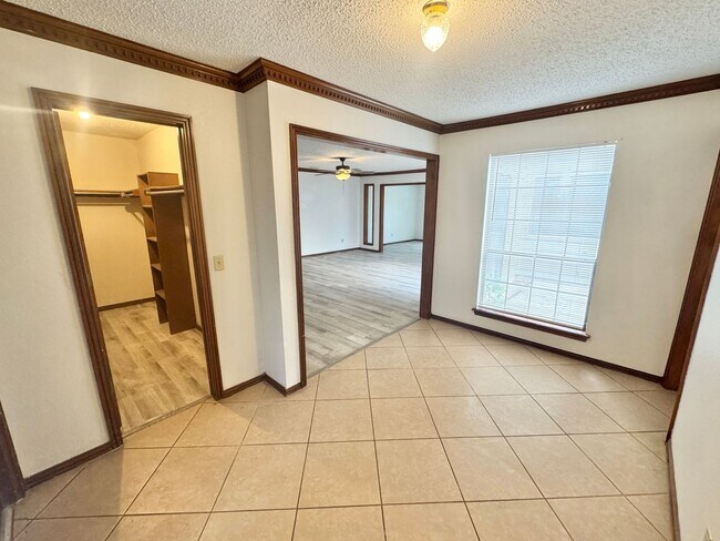 Foto del edificio - 3 Bed 2 bath!