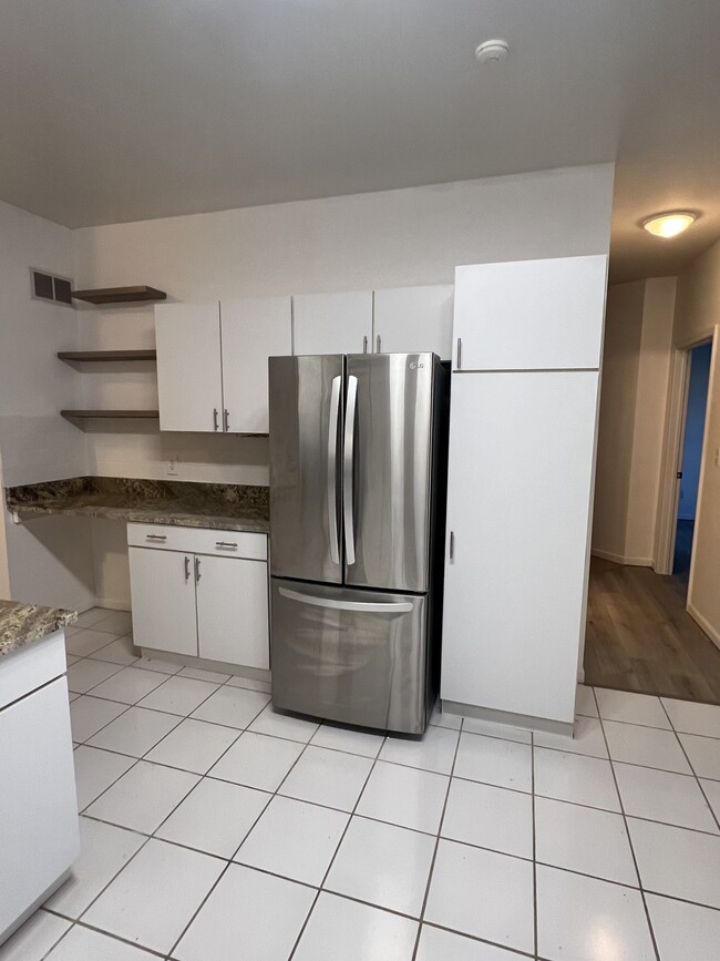 Building Photo - 6505 Saint Andrews Dr