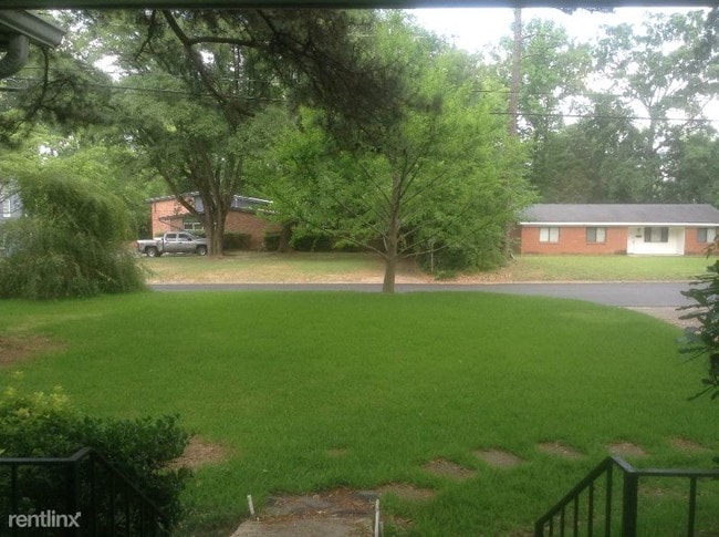 Building Photo - 3 br, 2 bath House - 3490 Cloverdale Rd.