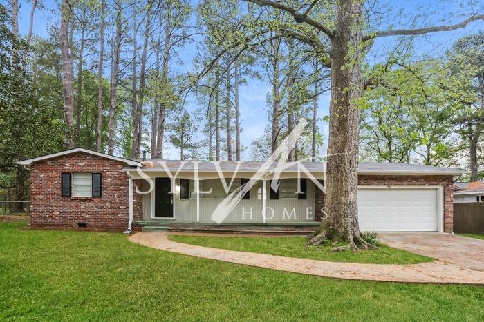 Primary Photo - Enjoy living the good life in this 3 bedro...