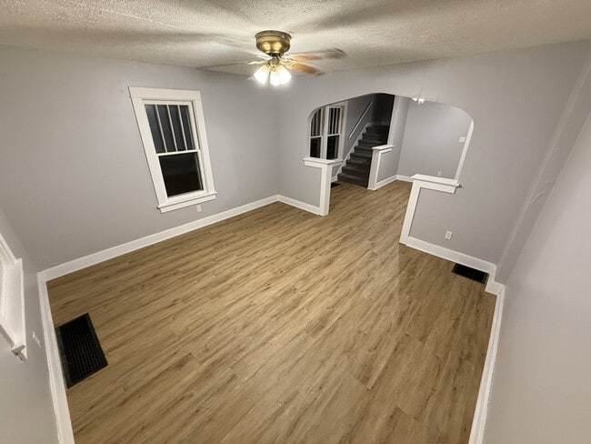 Photo - 113/115 West Main Street Apartment