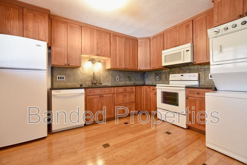 Foto principal - 5800 Main Point Blvd