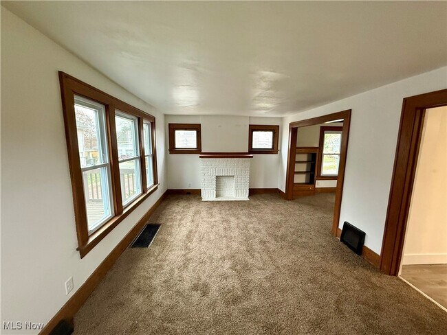 Foto del edificio - 846 Lee Dr