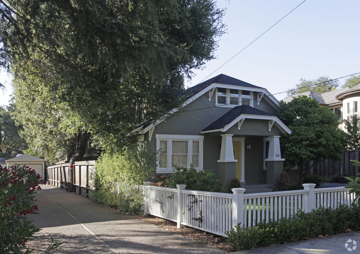 Building Photo - 126-130 Seale Ave