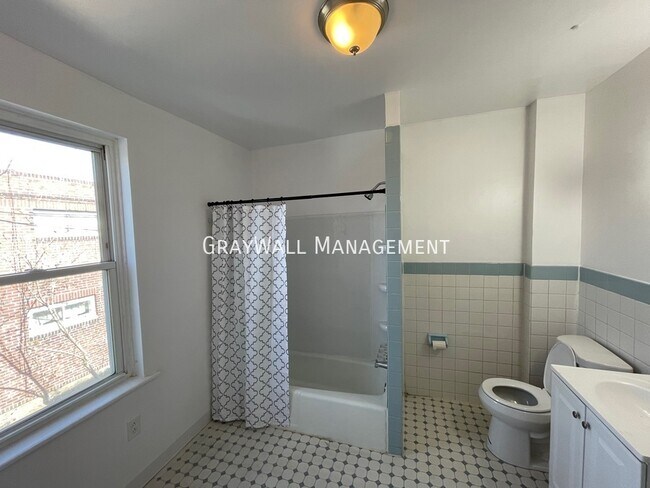 Building Photo - 4715 Benner St