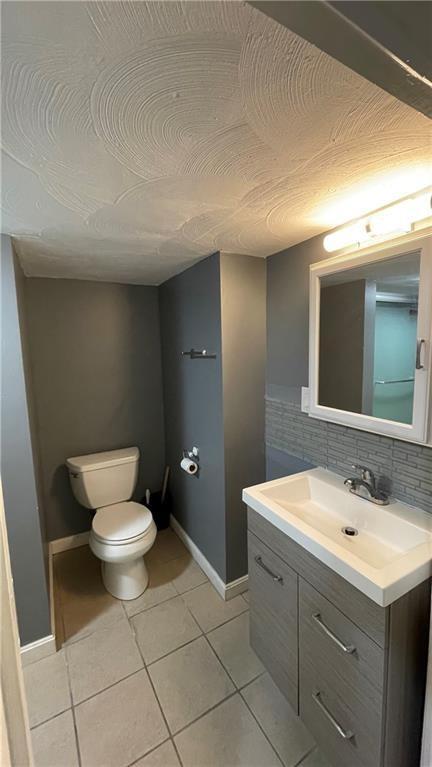 Foto del edificio - 460 Chalkstone Ave
