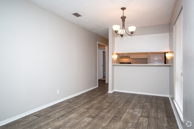 2 BR, 2 BA - 950 SF - Gallery Apartments