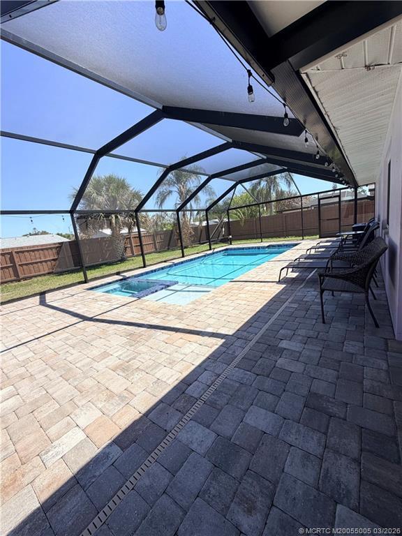 Building Photo - 761 SW Ravenswood Ln