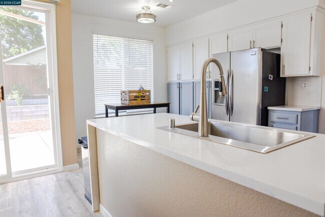 Building Photo - 2090 Heartland Cir