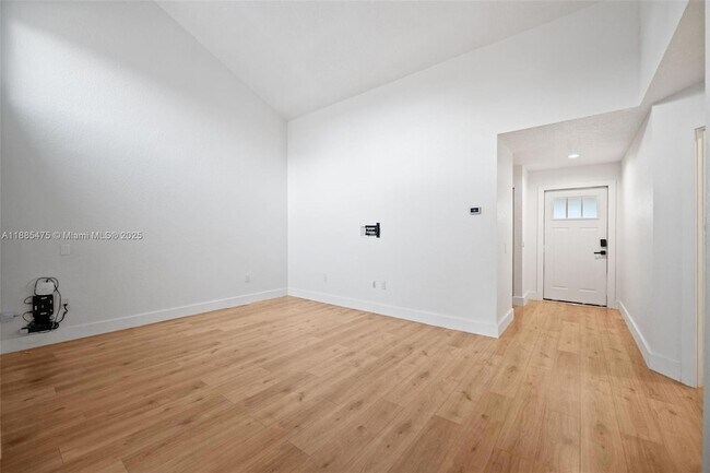 Foto del edificio - 6633 NW 179th Terrace