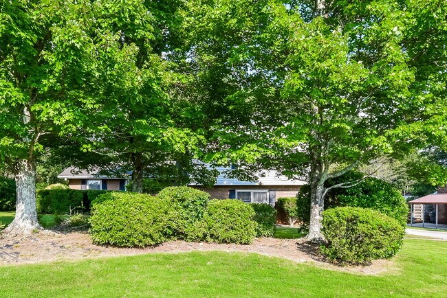 Building Photo - 4870 Lilburn Stone Mountain Rd