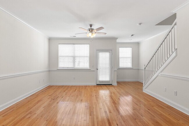 Building Photo - Beautiful Updated Townhouse located in Iredell County! 2BR/2.5BA Garage