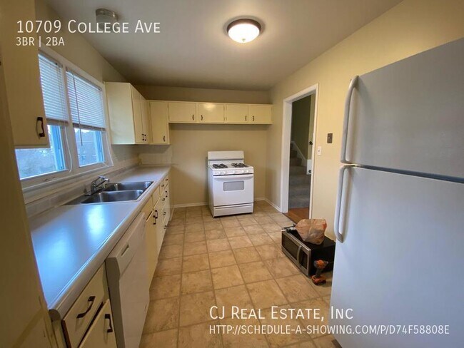 Foto del edificio - 10709 College Ave