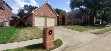 Building Photo - 3721 Britford Dr