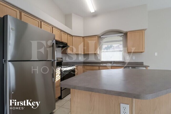 Foto del edificio - 15615 W Watkins St